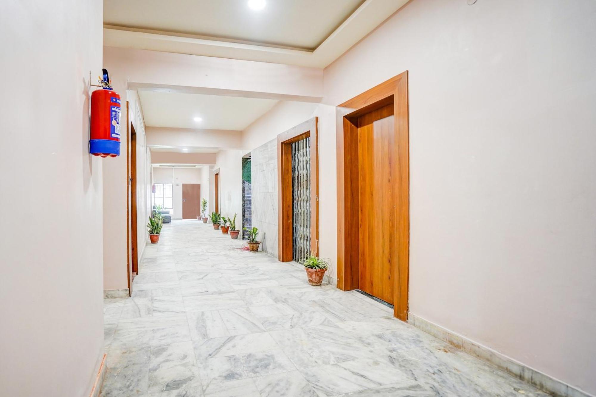 Super Collection O Ratan Lal Nagar Hotell Kanpur Exteriör bild