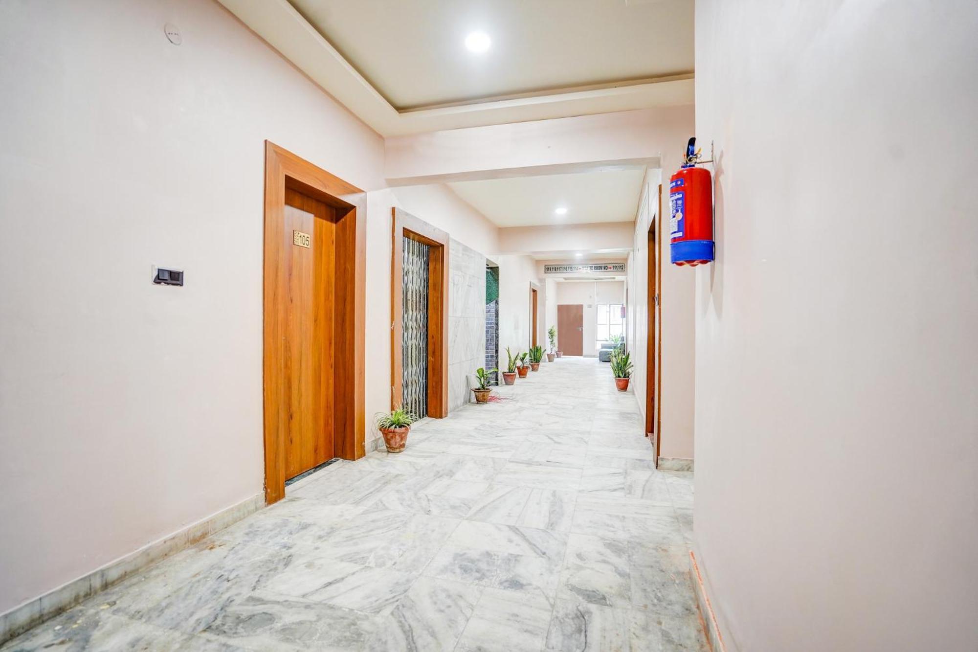 Super Collection O Ratan Lal Nagar Hotell Kanpur Exteriör bild