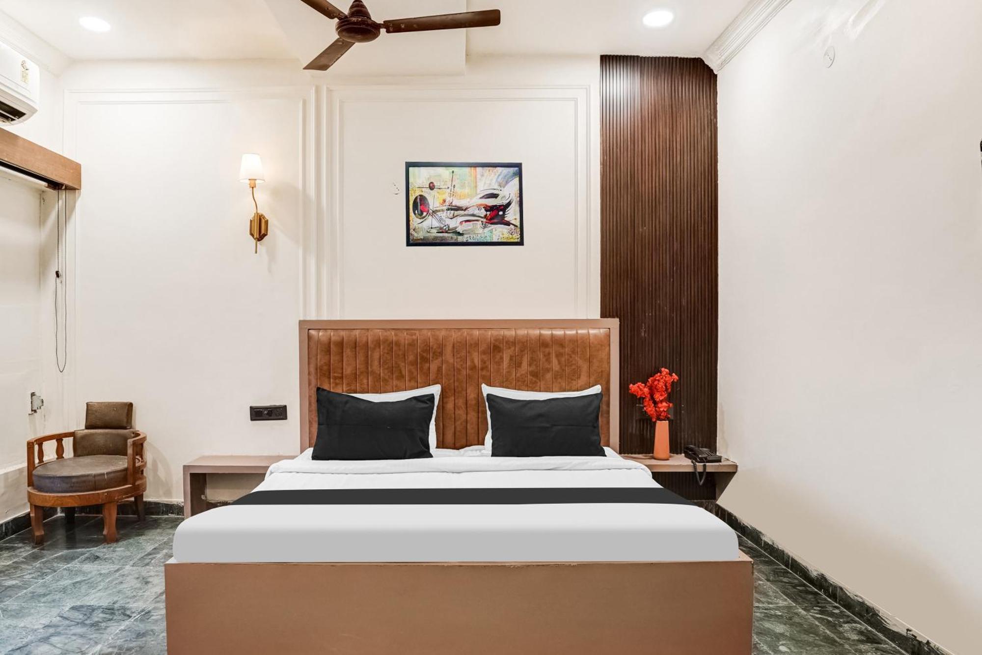 Super Collection O Ratan Lal Nagar Hotell Kanpur Exteriör bild